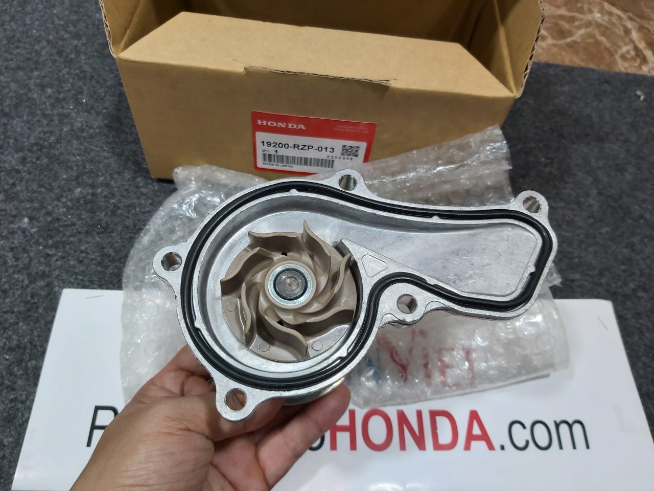 Bơm nước xe honda CRV 2.0